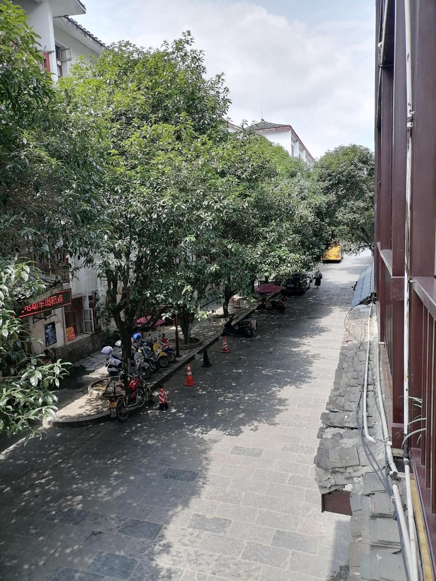 Lazzy Inn Yangshuo Εξωτερικό φωτογραφία